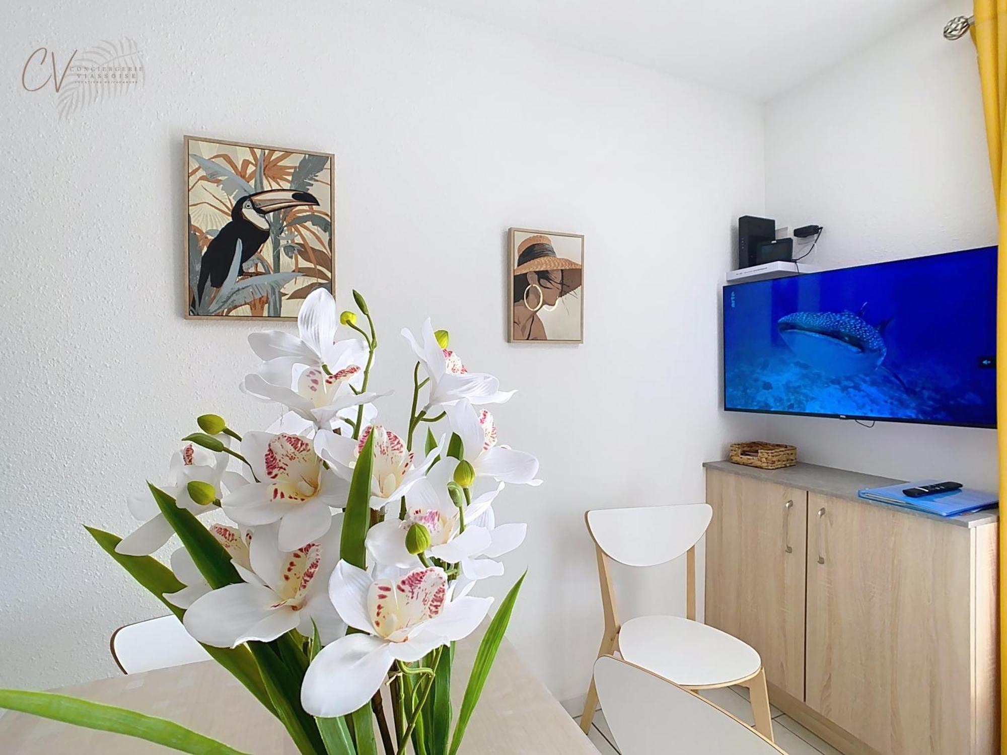 Petit Coin De Paradis Dans Residence Avec Piscine Vias Extérieur photo